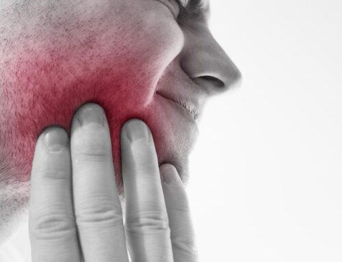 7 Causes of Tooth Pain When Biting Down or Touching Teeth